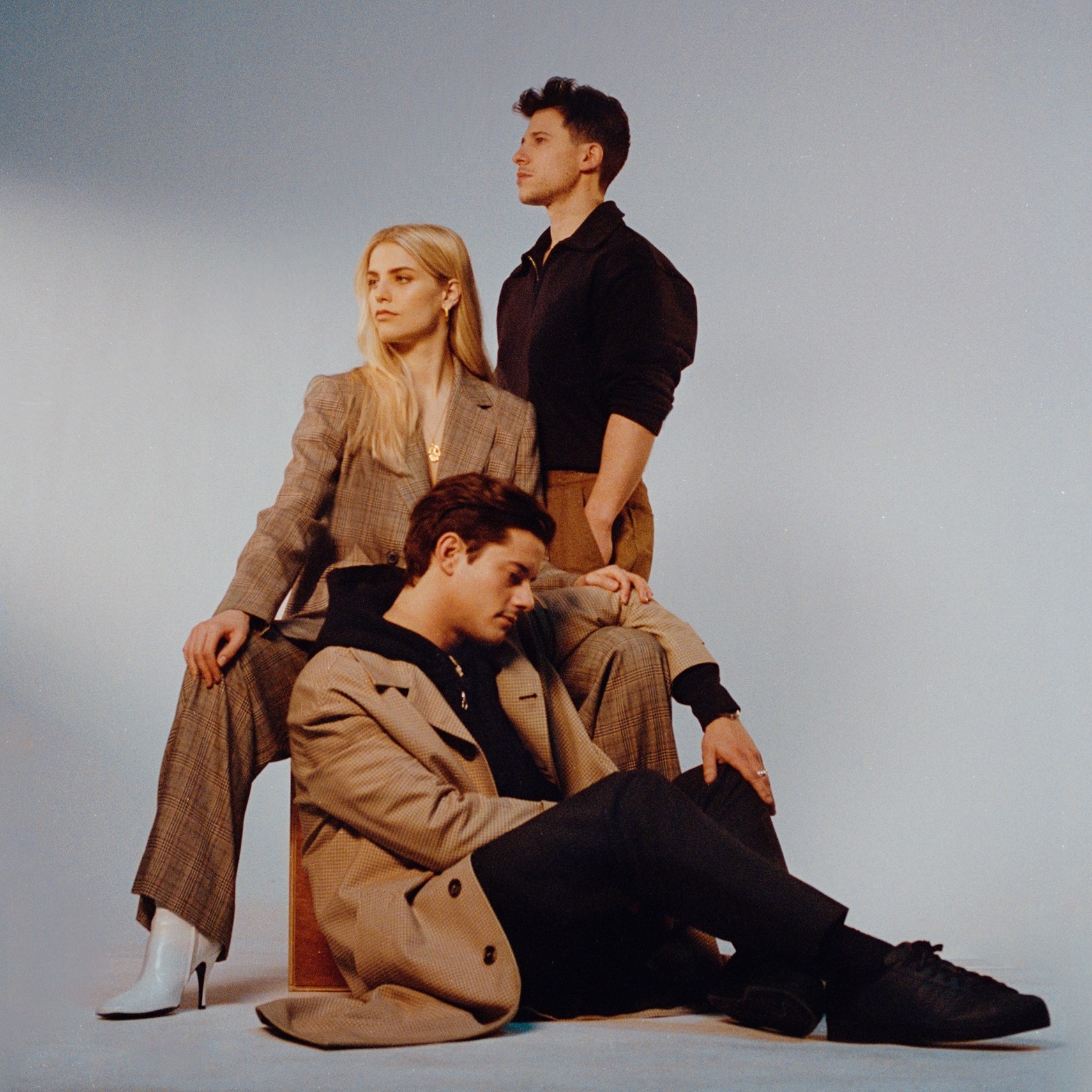 How does it feel to be forgotten. Группа London Grammar. Ханна Рид London Grammar. London Grammar 2022. London Grammar how does it feel.